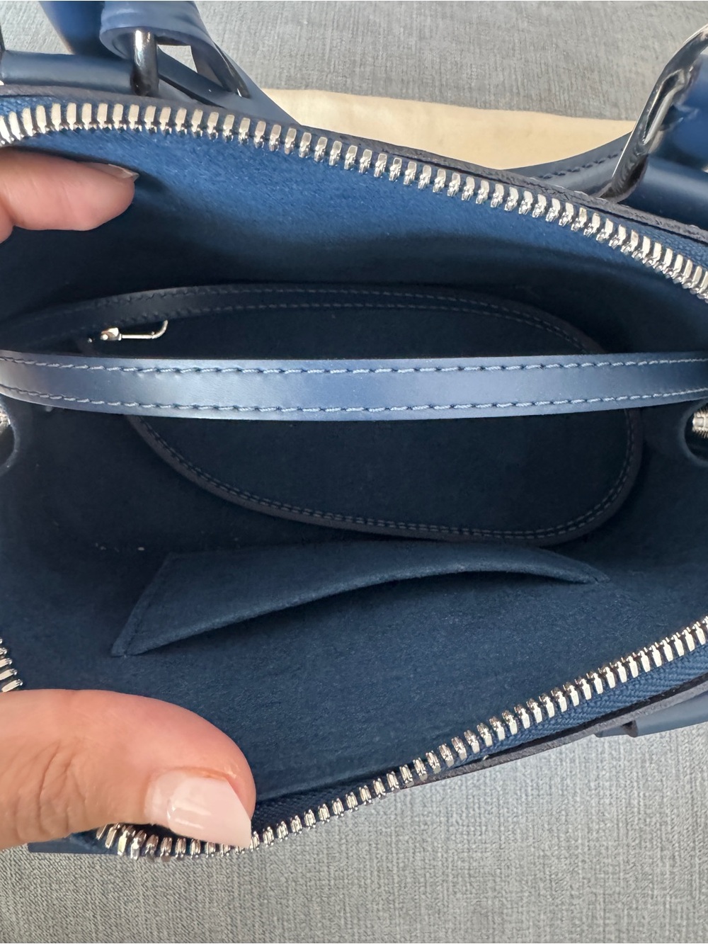 Louis Vuitton Navy Blue Epi Alma Satchel - Picture 8 of 9